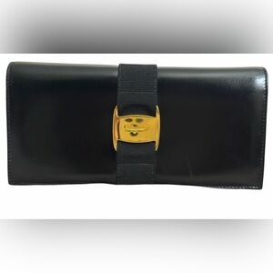 Salvatore Ferragamo Vara Bow Black Leather Sallet with Gold Detail